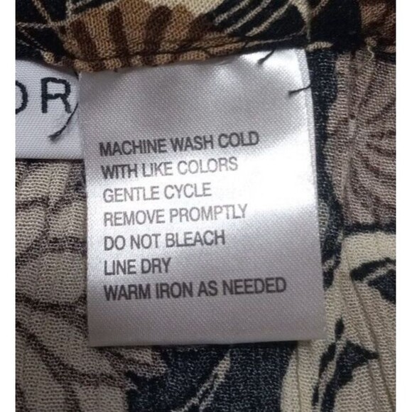 Sag Harbor Women's Med Floral Skirt Red Beige Black Midi Tiered Swing Pull On - Picture 6 of 7